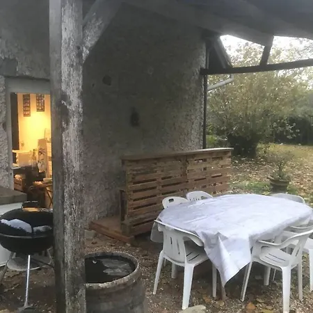 Maison De 2 Chambres Avec Terrasse A Lignerolles